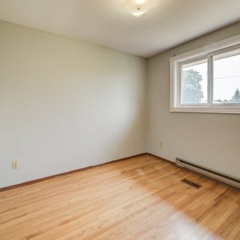 026-85WinterAve_26_m